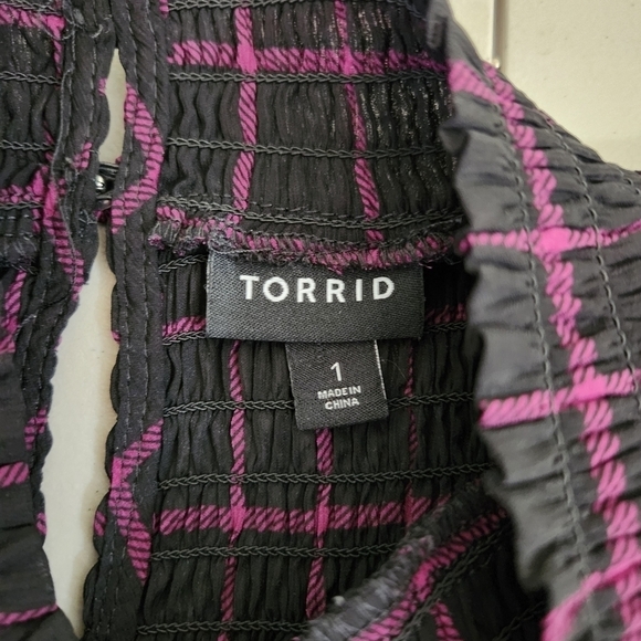 Torrid Blouse sz 1 Crinkle Chiffon Smocked Neck Blouse plus size - Picture 5 of 10
